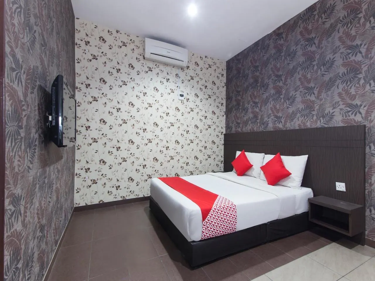 Oyo 600 Hotel Est Kuala Lumpur contacts